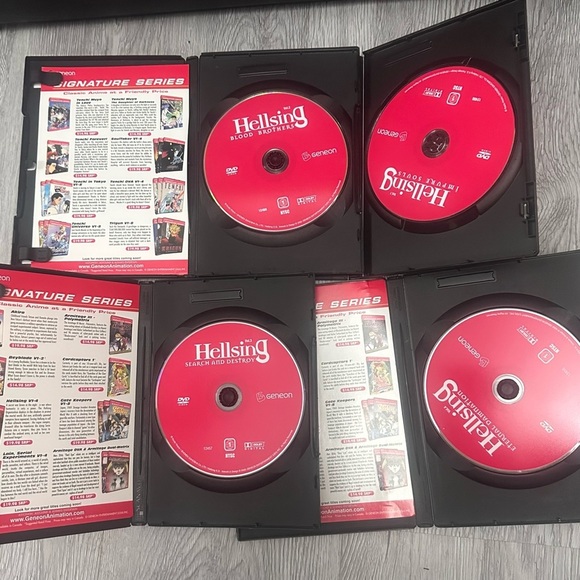 Hellsing Complete Anime DVD Series Vol 1-4 OOP Geneon Signature Series Japan - Picture 3 of 3
